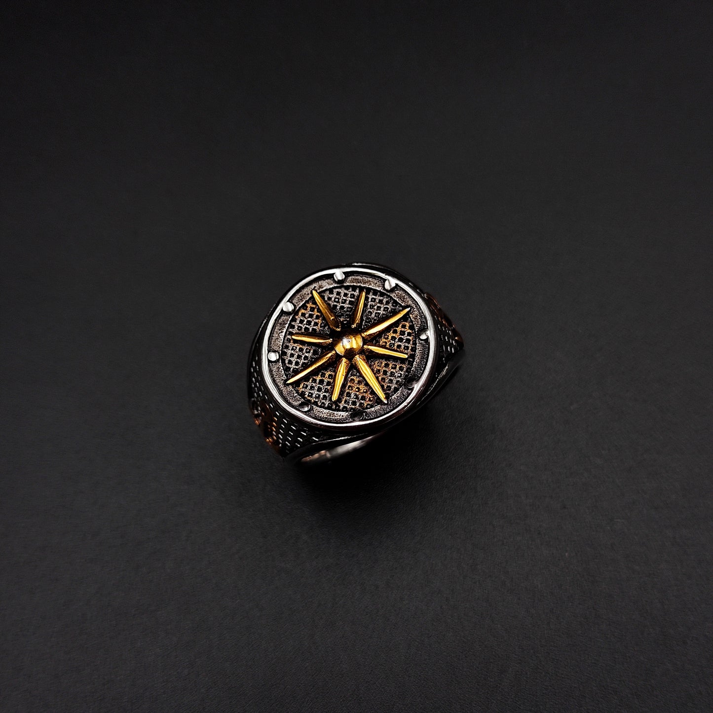 Dual Tone Explore Ring