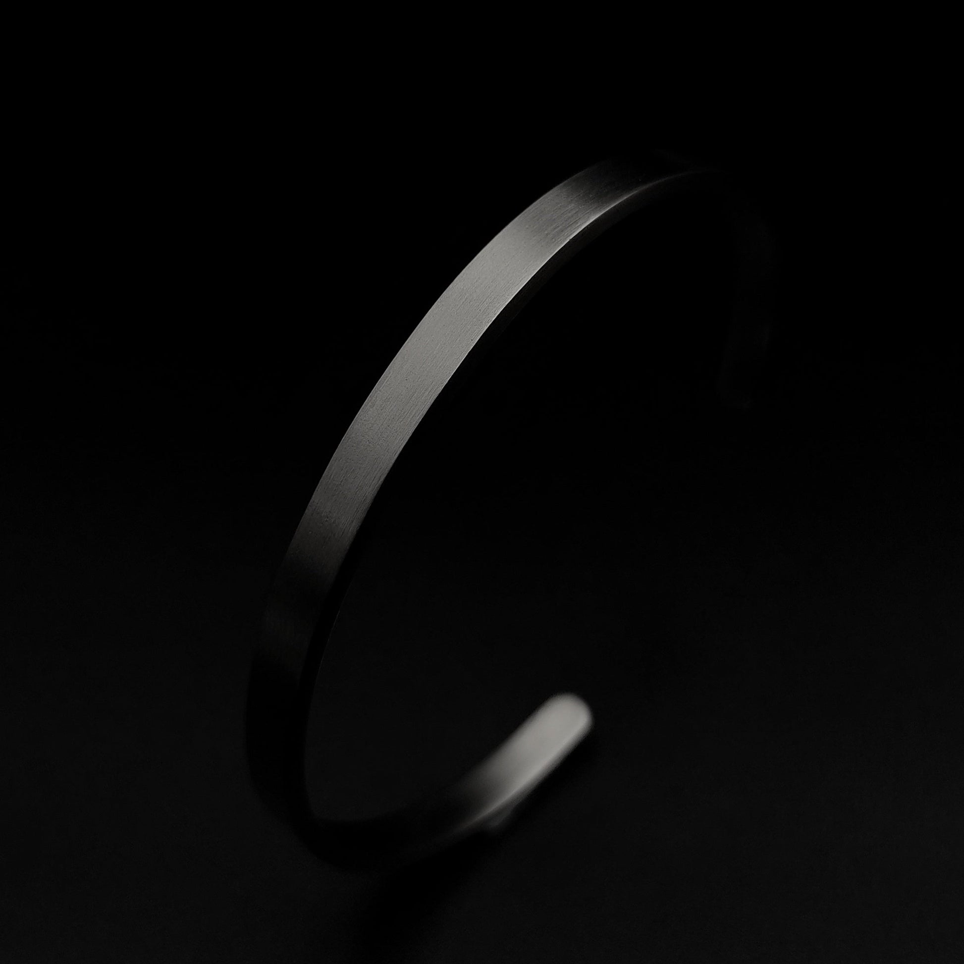 Minimalist Classic Cuffs Passion Fashion / Vrp Fashions 