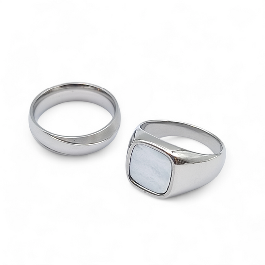 Mother of Pearl Signet Ring + Dtuel Band Ring Combi